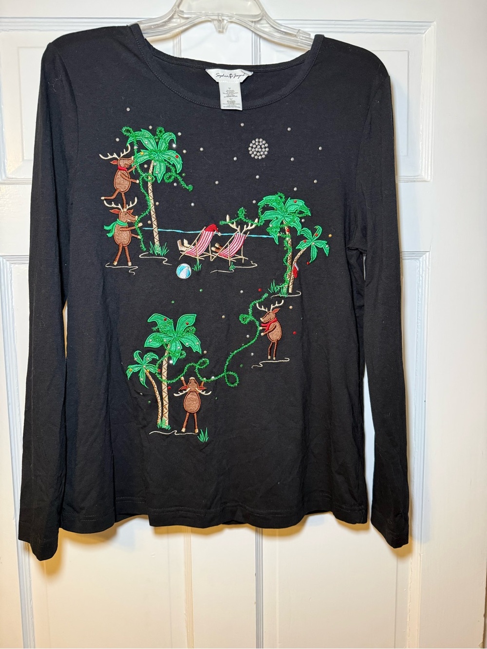 Sophia & Jayne Women’s Black Long-Sleeve Holiday Reindeer Graphic Top